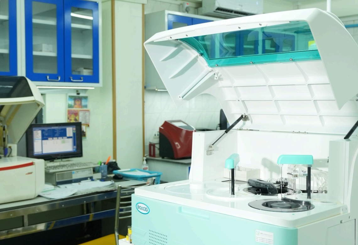 ADVANCED LABORATORY FACILITIES Image 2